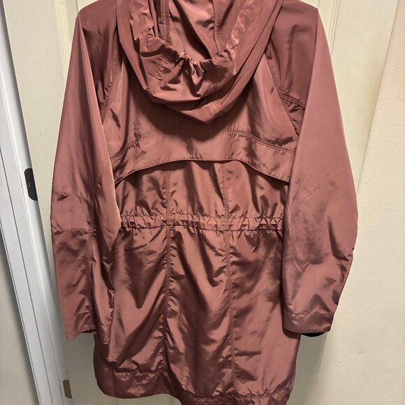 ATHLETA Drip Drop jacket in rose Medium Tall - Picture 3 of 4